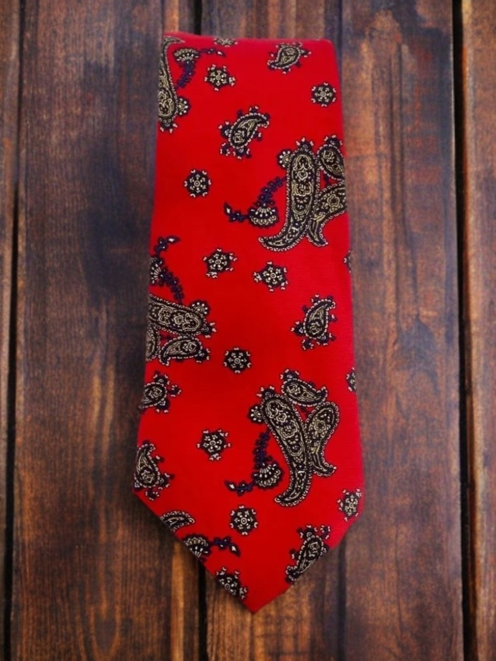 Christian Dior Men's 100% Silk Neck Tie Red Paisley Made in USA Woven in Italy